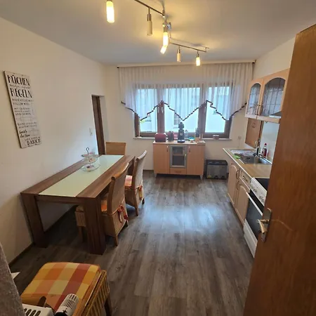 Appartement Burg Mit Badewanne Und Balkon Burghaun