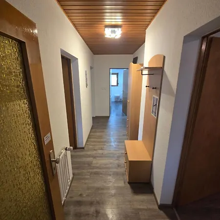 Burg Mit Badewanne Und Balkon *