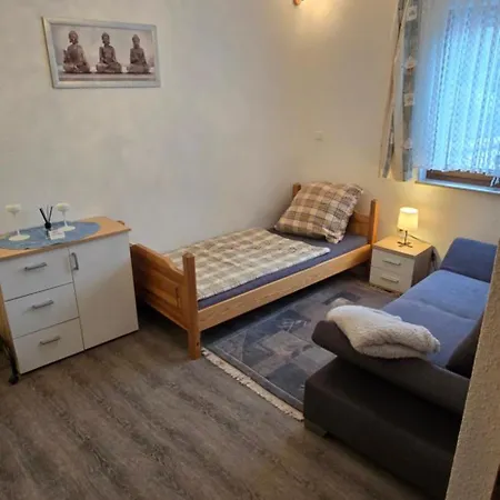 Burg Mit Badewanne Und Balkon