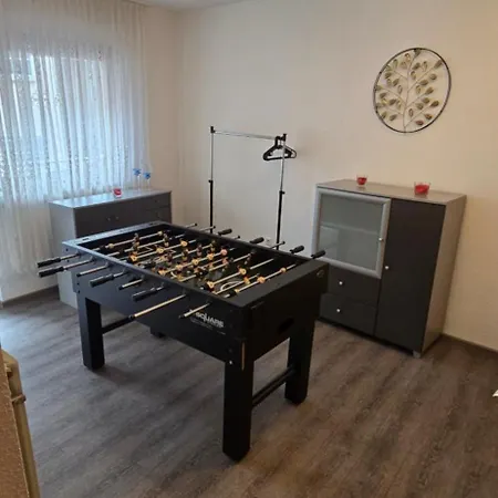 Burg Mit Badewanne Und Balkon 公寓 Burghaun